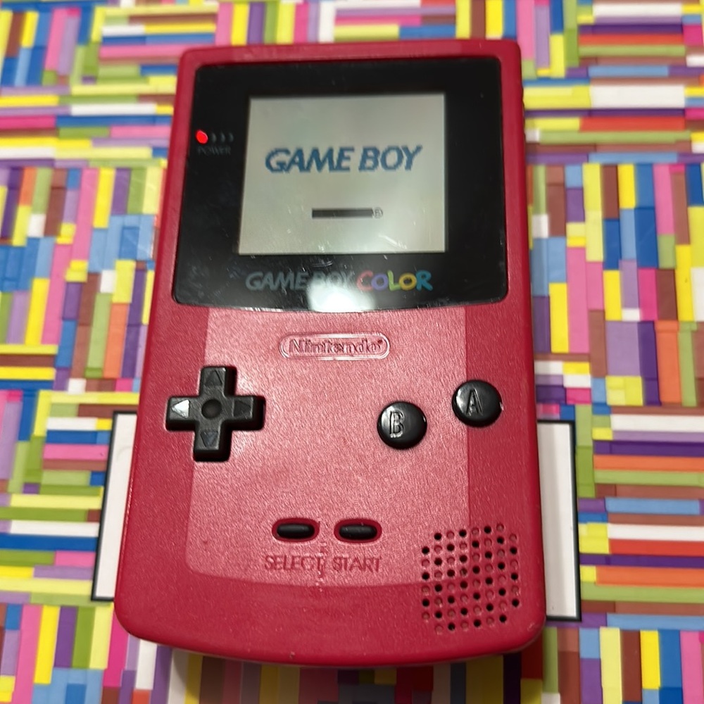Nintendo Game Boy Color 1998 , Works Model CGB-001, Berry-Red. Y2K, Clean.